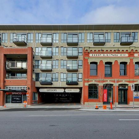 Gorgeous Old Town Condo With Patio And Parking! Victoria Exterior foto