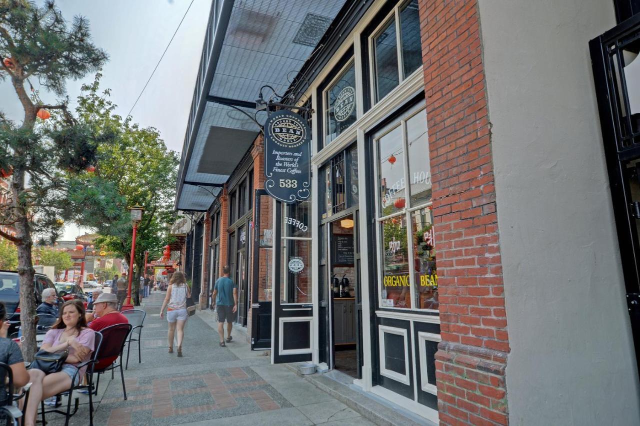 Gorgeous Old Town Condo With Patio And Parking! Victoria Exterior foto