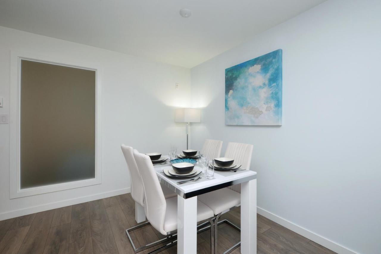 Gorgeous Old Town Condo With Patio And Parking! Victoria Exterior foto